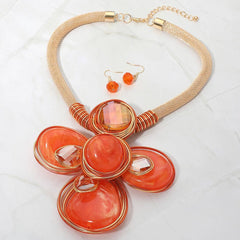 Oversized Wired Round Stone Petal Floral Pendant Accent Statement Necklace